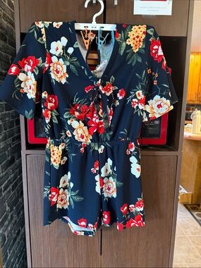 Damo Floral Tie-Front Camisole Romper - Navy with Red & Cream Flowers in size sm
